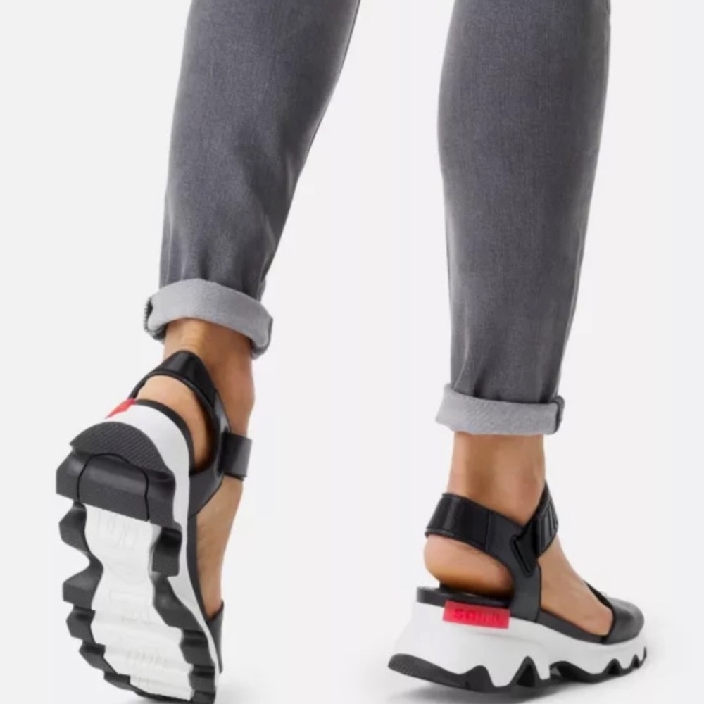 Sorel Kinetic Sandals Size 8